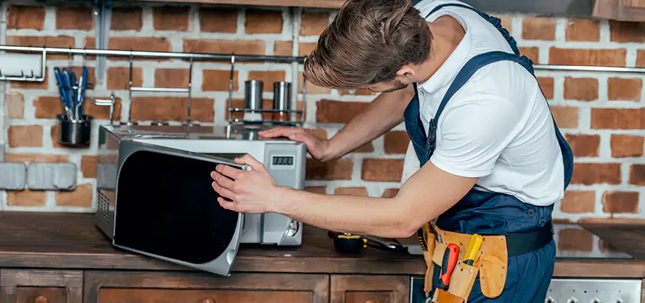 In-Home Microwave Repair in Fort Myers