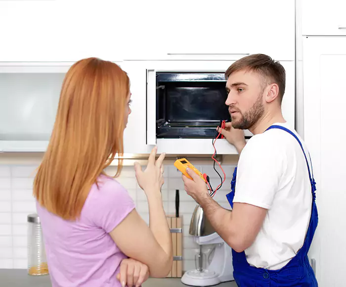 Skilled Microwave Service: Your Certified Microwave Purchase and Installation in Fort Myers, FL