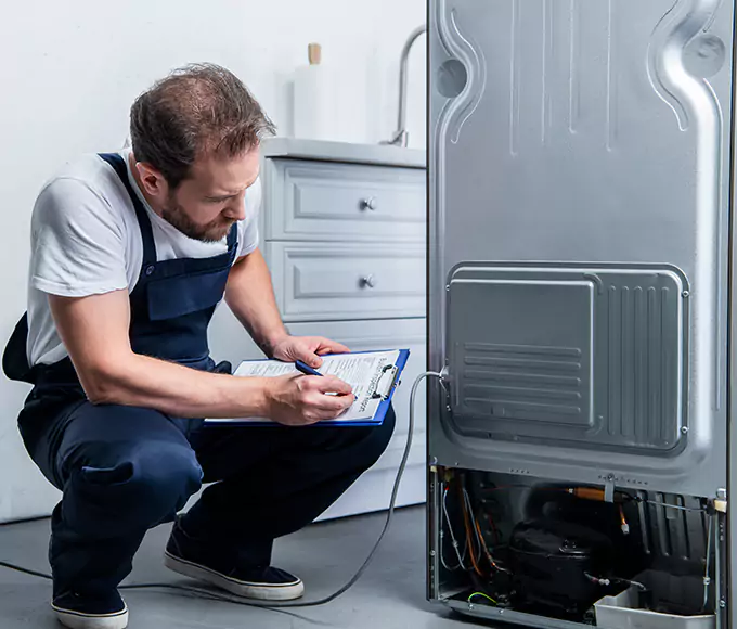 Why Fort Myers, FL Homeowners Choose Fort Myers Appliance Pro for Refrigerator Leak Repair?